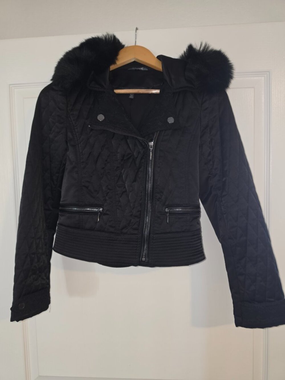 White House Black Market Black Quilted Moto Jacket Faux Fur Collar XXS